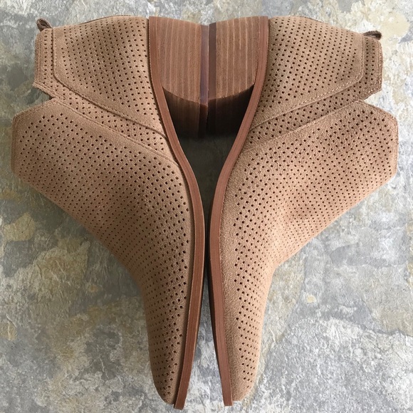 *SOLD* Franco Sarto Ankle Boots, Tan, Size 10 - Picture 3 of 8